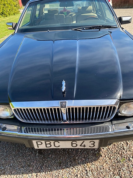 Jaguar XJ 4 of 8