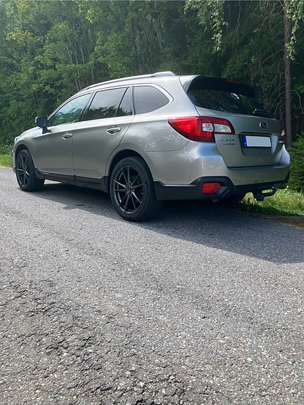 Subaru Outback 4 of 16