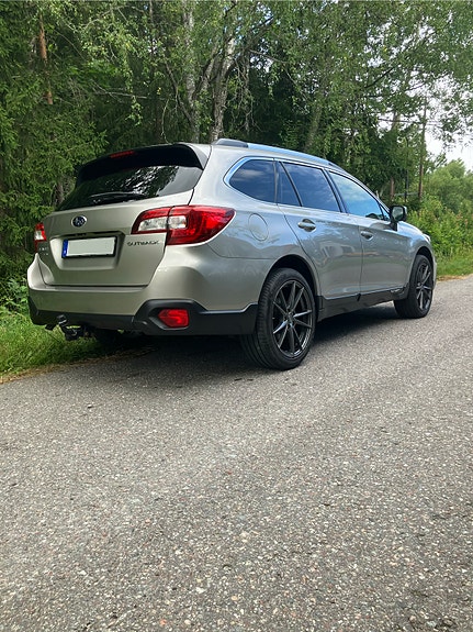 Subaru Outback 12 of 16