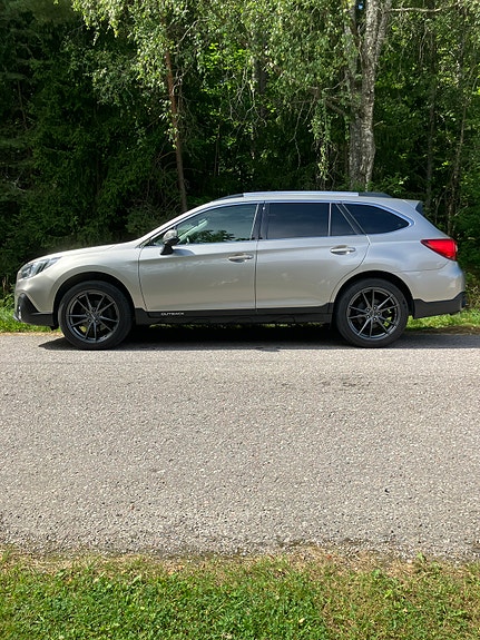 Subaru Outback 2 of 16