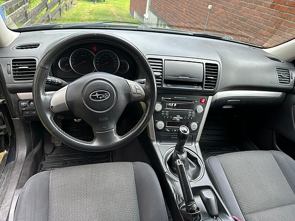 Subaru Legacy Outback 7 of 10