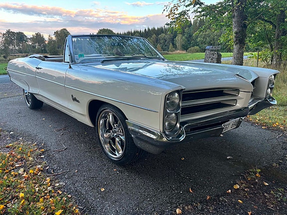 Pontiac Catalina 2 of 8