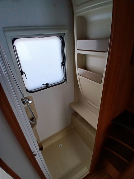 Adria Adora 613 HT 7 of 12