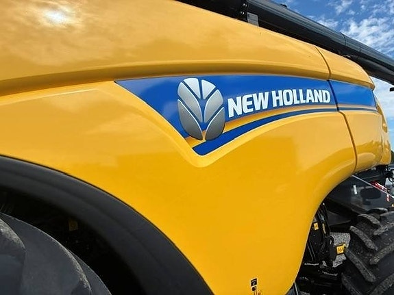 New Holland CX8.85 SL 4WD 2 of 24