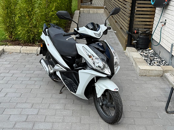 Honda Nsc50r 4 of 11