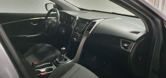 Hyundai i30 8 of 11