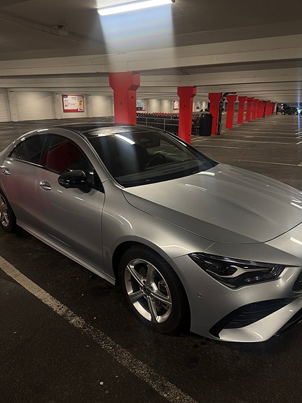 Mercedes-Benz CLA200 4 of 8