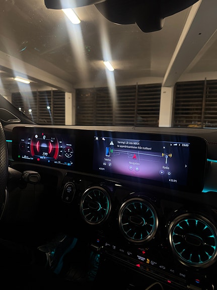 Mercedes-Benz CLA200 6 of 8