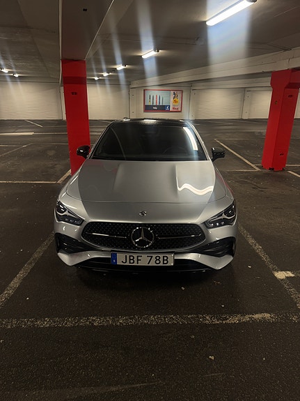 Mercedes-Benz CLA200 3 of 8