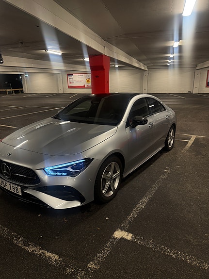 Mercedes-Benz CLA200 2 of 8