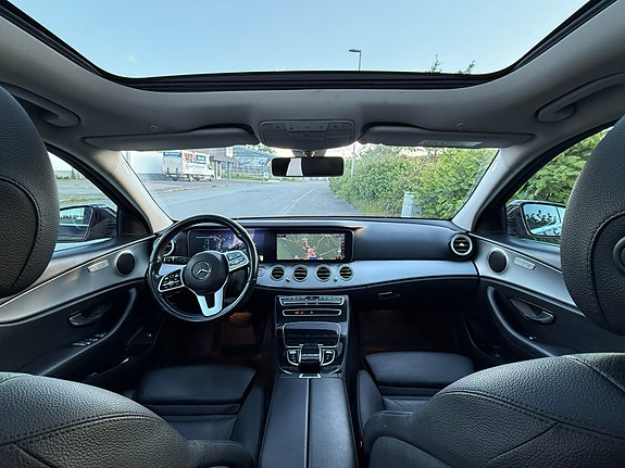 Mercedes-Benz E220 12 of 13