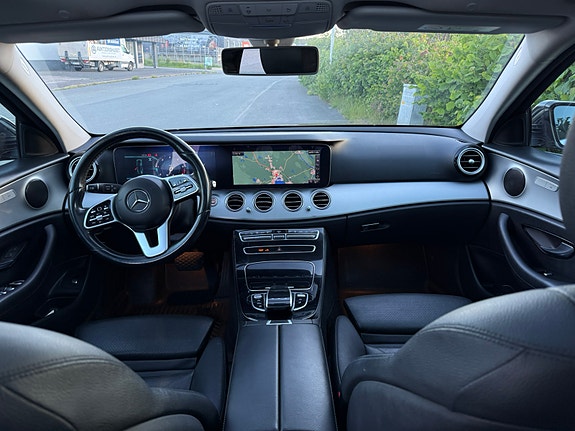 Mercedes-Benz E220 11 of 13