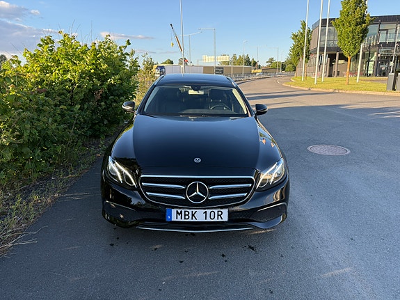 Mercedes-Benz E220 3 of 13