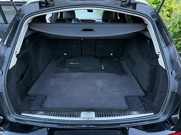 Mercedes-Benz E220 13 of 13