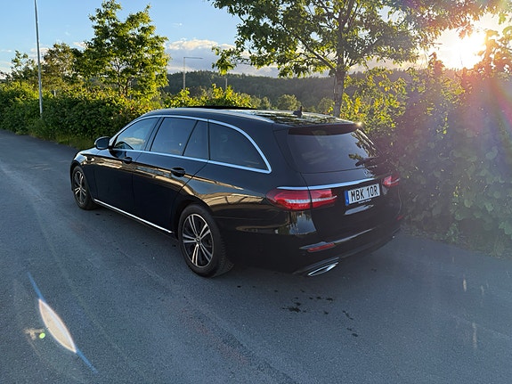 Mercedes-Benz E220 5 of 13