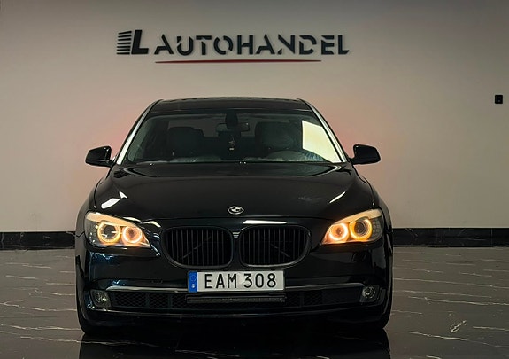 BMW 740Li 2 of 27