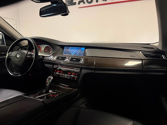 BMW 740Li 12 of 27