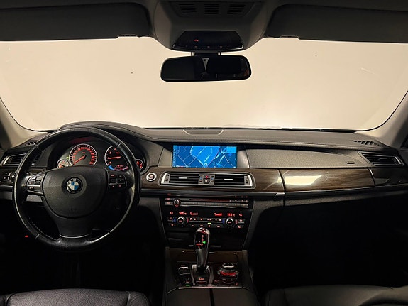 BMW 740Li 27 of 27