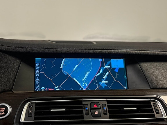 BMW 740Li 24 of 27