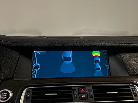 BMW 740Li 23 of 27
