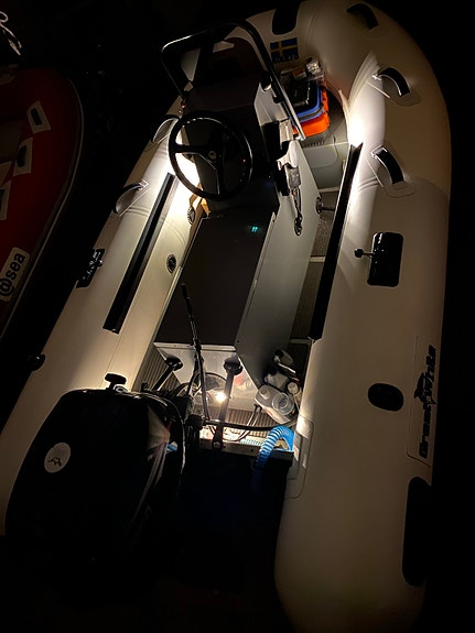 Fullutrustad Great White 270 aluminium jockeysäte med 20hk 4t båda från 2019 5 of 19