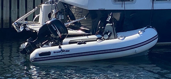 Fullutrustad Great White 270 aluminium jockeysäte med 20hk 4t båda från 2019 11 of 19