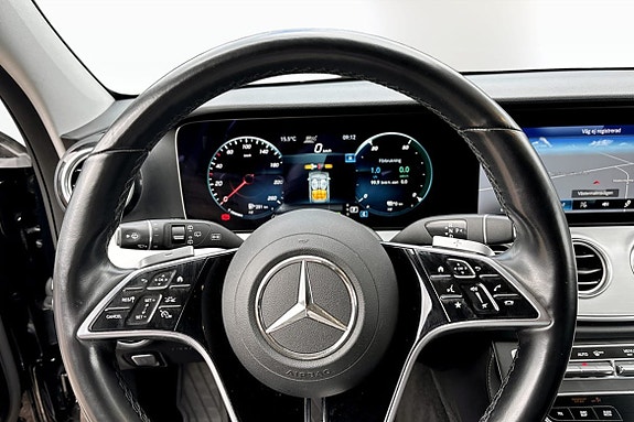 Mercedes-Benz E300 7 of 9