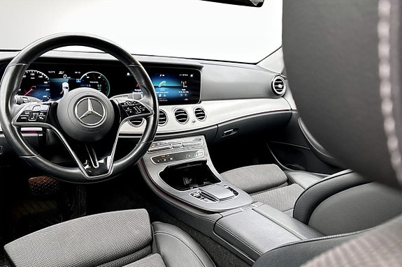 Mercedes-Benz E300 4 of 9