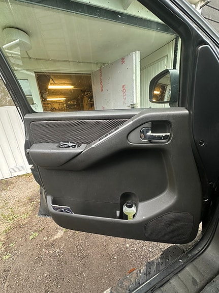 Nissan Navara 5 of 9