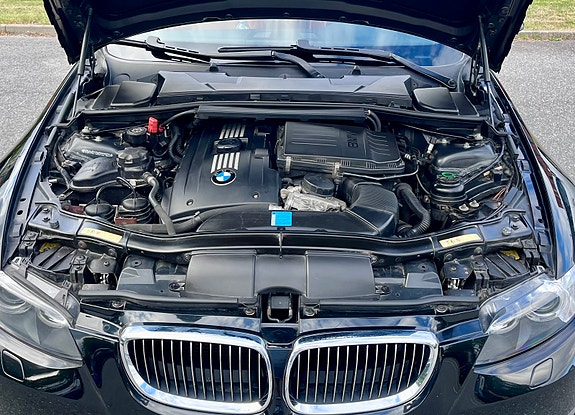 BMW 335i 5 of 8