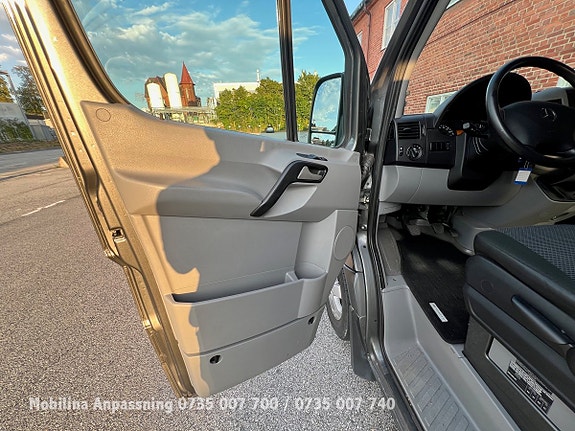 Mercedes-Benz Sprinter 208 30 of 30