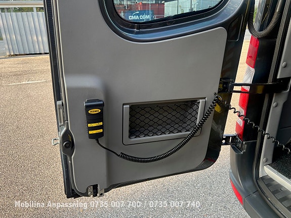 Mercedes-Benz Sprinter 208 18 of 30