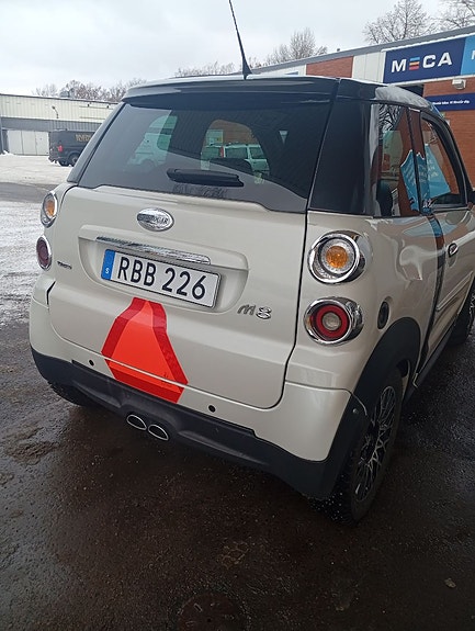 Microcar M8 2 of 5