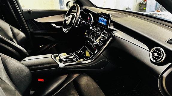 Mercedes-Benz GLC220 d 8 of 10