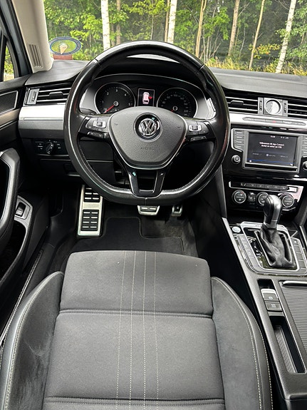 Volkswagen Passat Alltrack 8 of 10