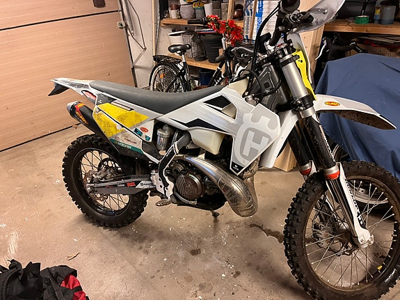 Husqvarna HUSQVARNA TE 300I 2 of 3