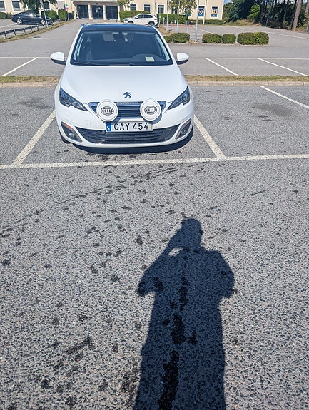Peugeot 308 SW 3 of 5