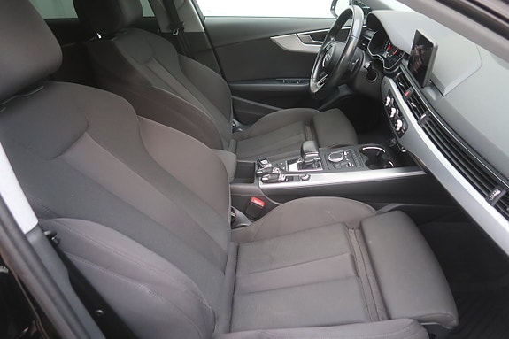 Audi A4 9 of 27