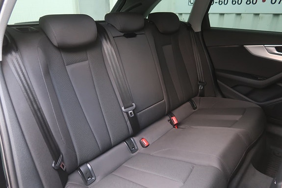 Audi A4 10 of 27