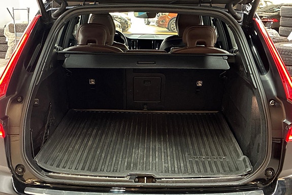 Volvo XC60 10 of 27