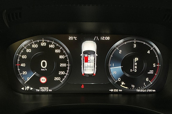 Volvo XC60 17 of 27
