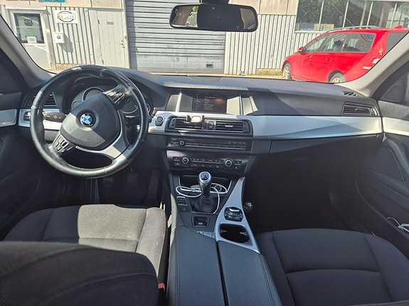 BMW 520d 2 of 3
