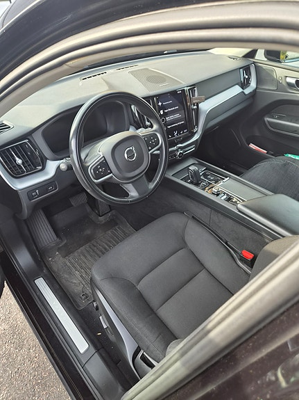 Volvo XC60 3 of 6