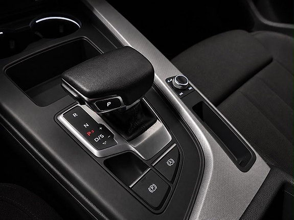 Audi A4 15 of 19