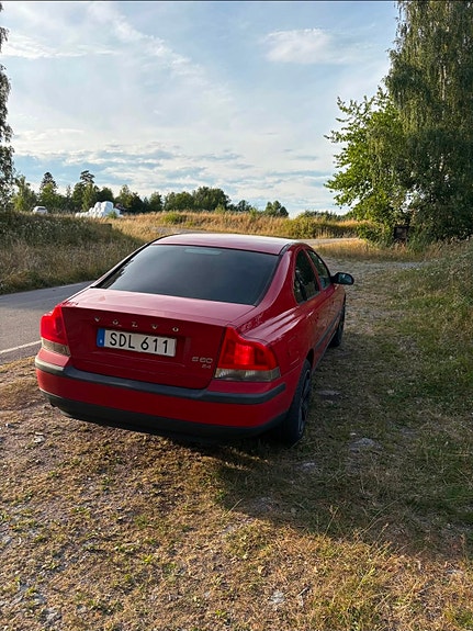 Volvo S60 3 of 6