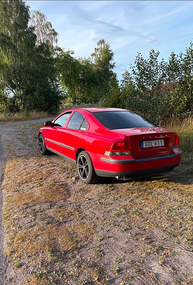 Volvo S60 4 of 6