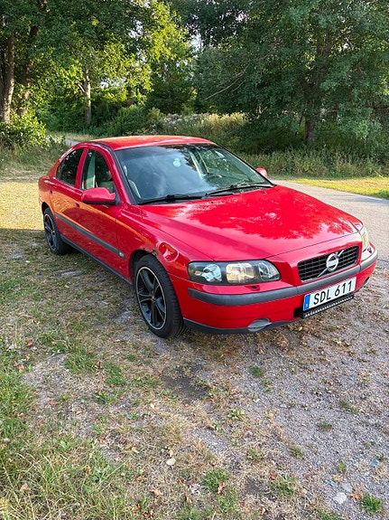 Volvo S60 2 of 6