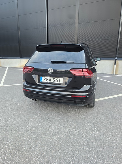 Volkswagen Tiguan 3 of 4