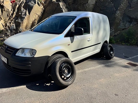 Volkswagen Caddy 2 of 11