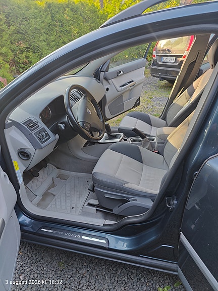 Volvo V50 6 of 11